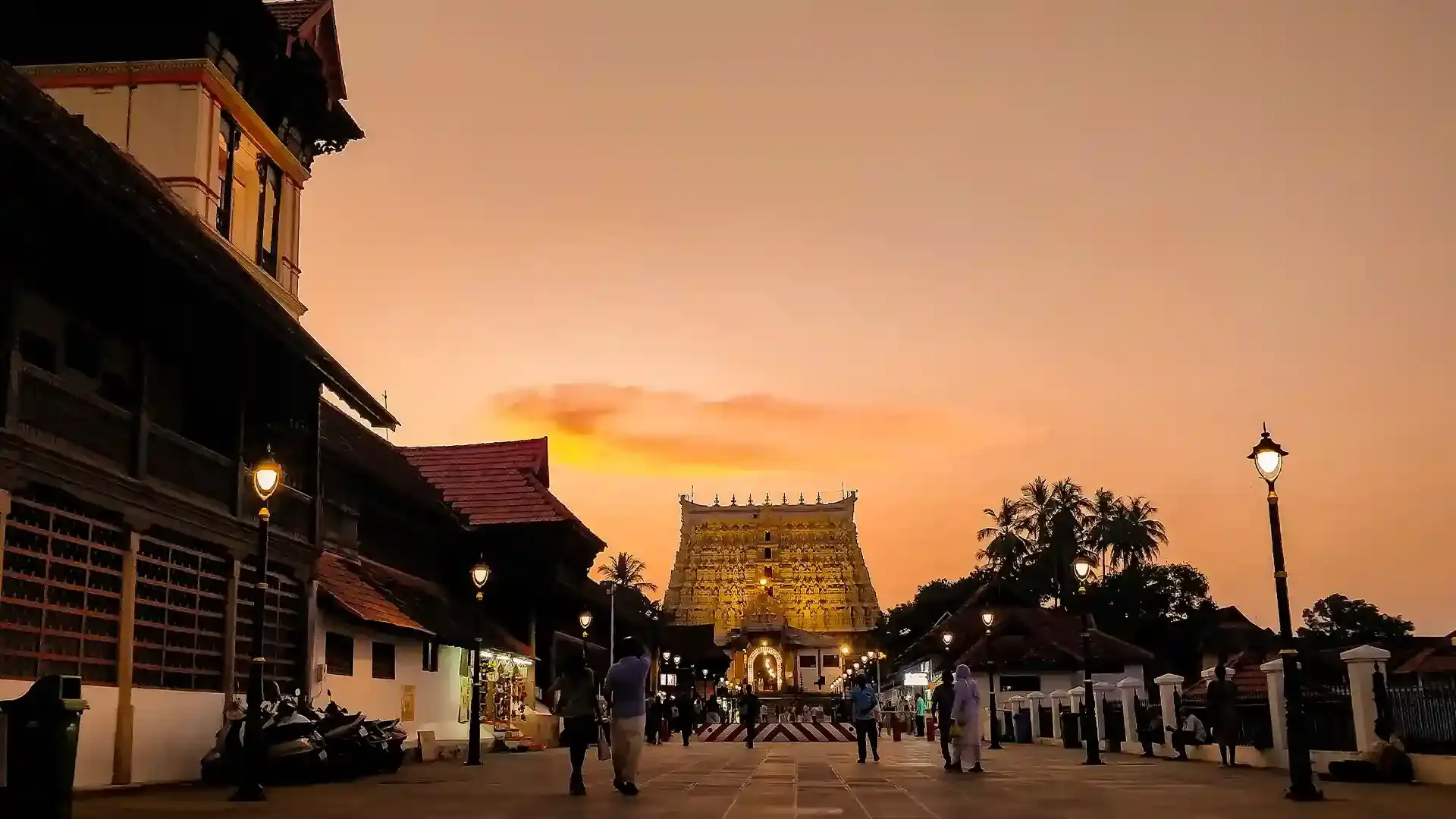 Padmanabhaswamy Temple - Thiruvananthapuram, Kerala